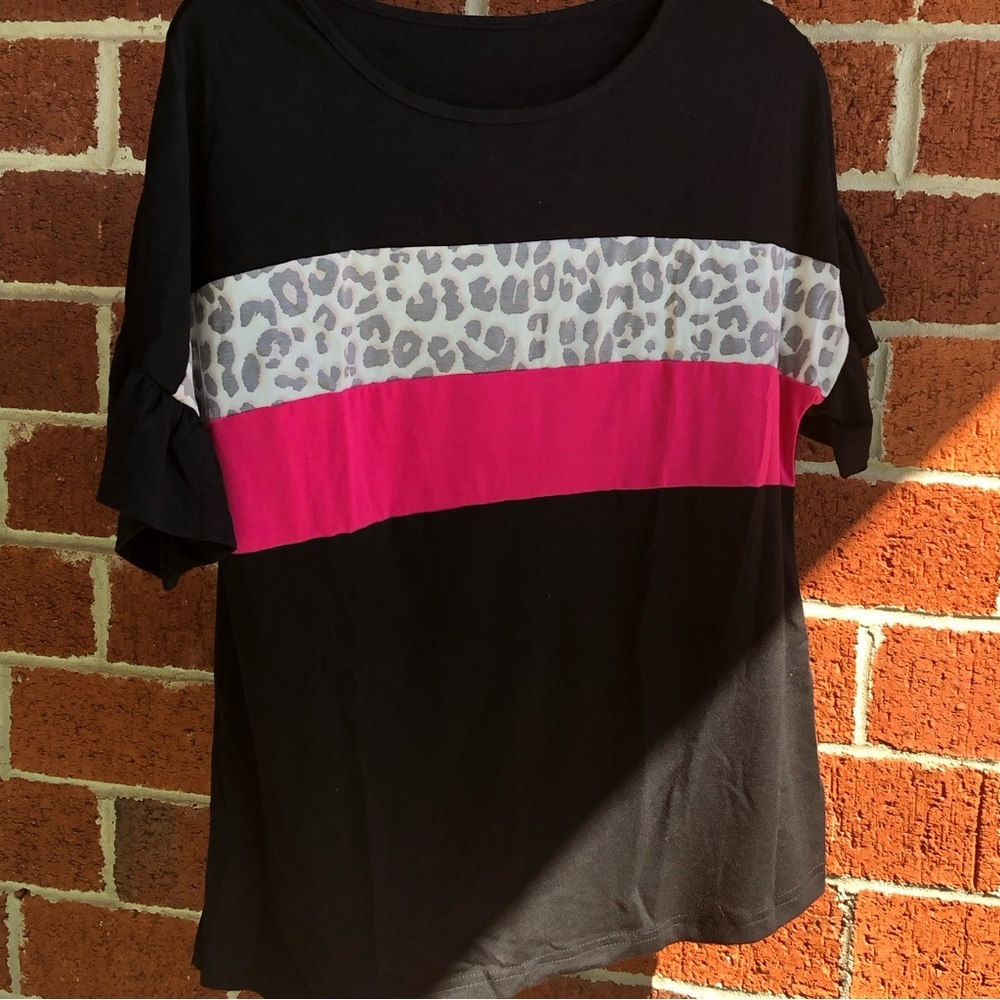 🪩Leopard Color Block Short Sleeve Tee M —#081 - Picture 1 of 6